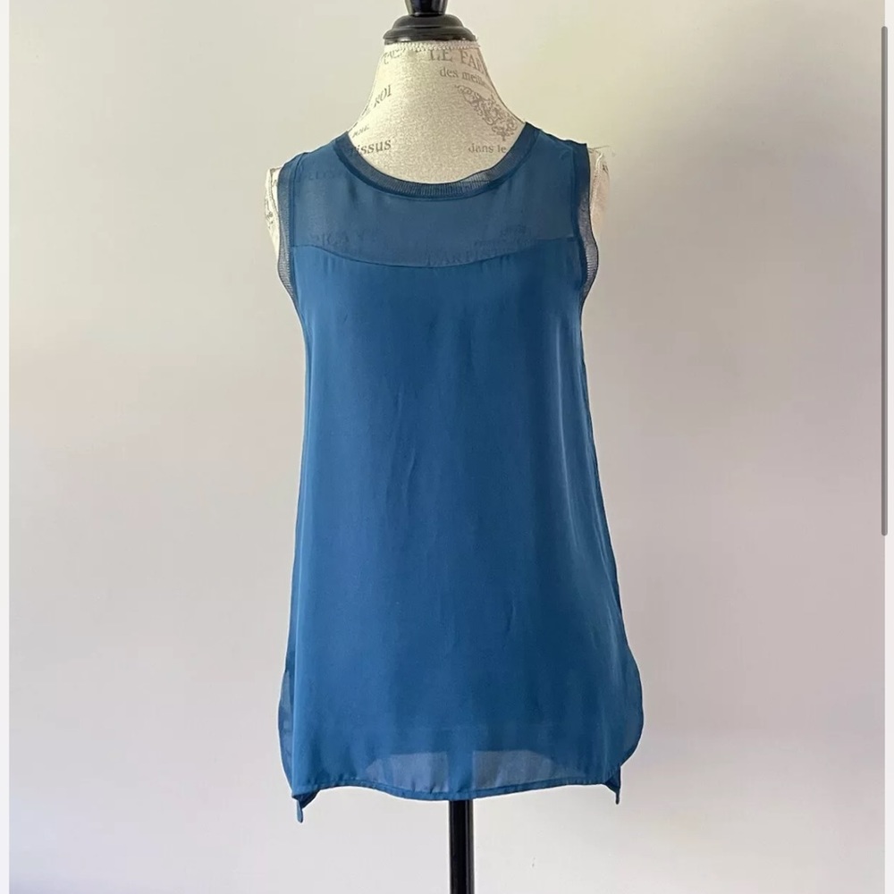 Women's VINCE Silk Sleeveless Blouse Size Medium Color Teal.